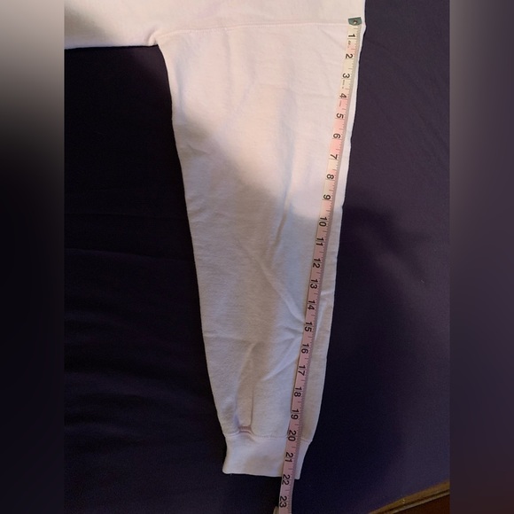 **SOLD** Ariana Grande Live in Europe crewneck Large - Picture 10 of 10